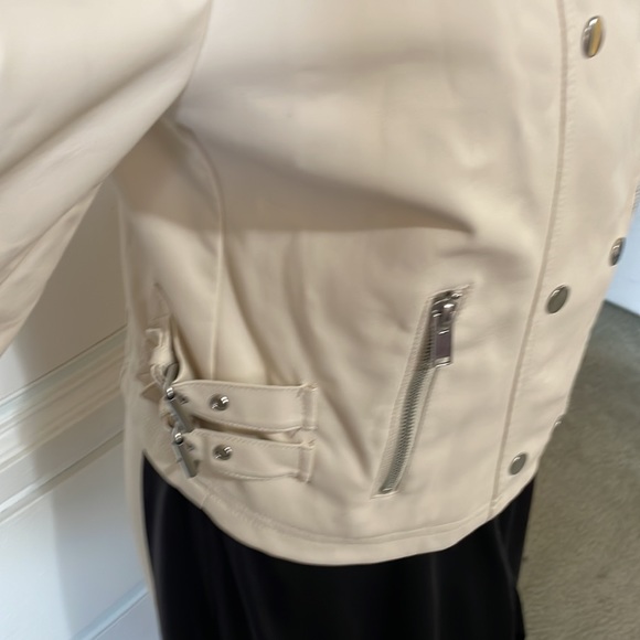 NWOT cream faux leather biker jacket - Picture 4 of 9